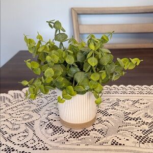 💚🌿 Artificial Greenery in White Ribbed Planter